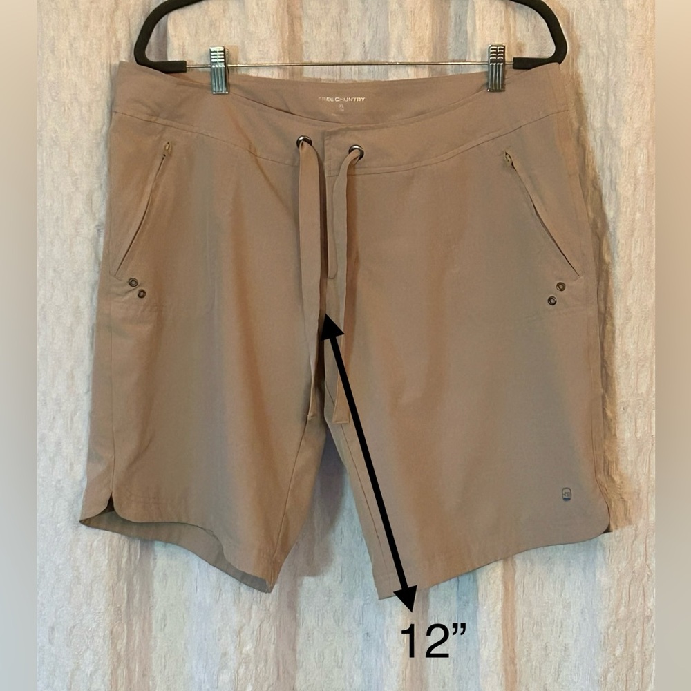 Women’s size 16 (XL) Free Country shorts